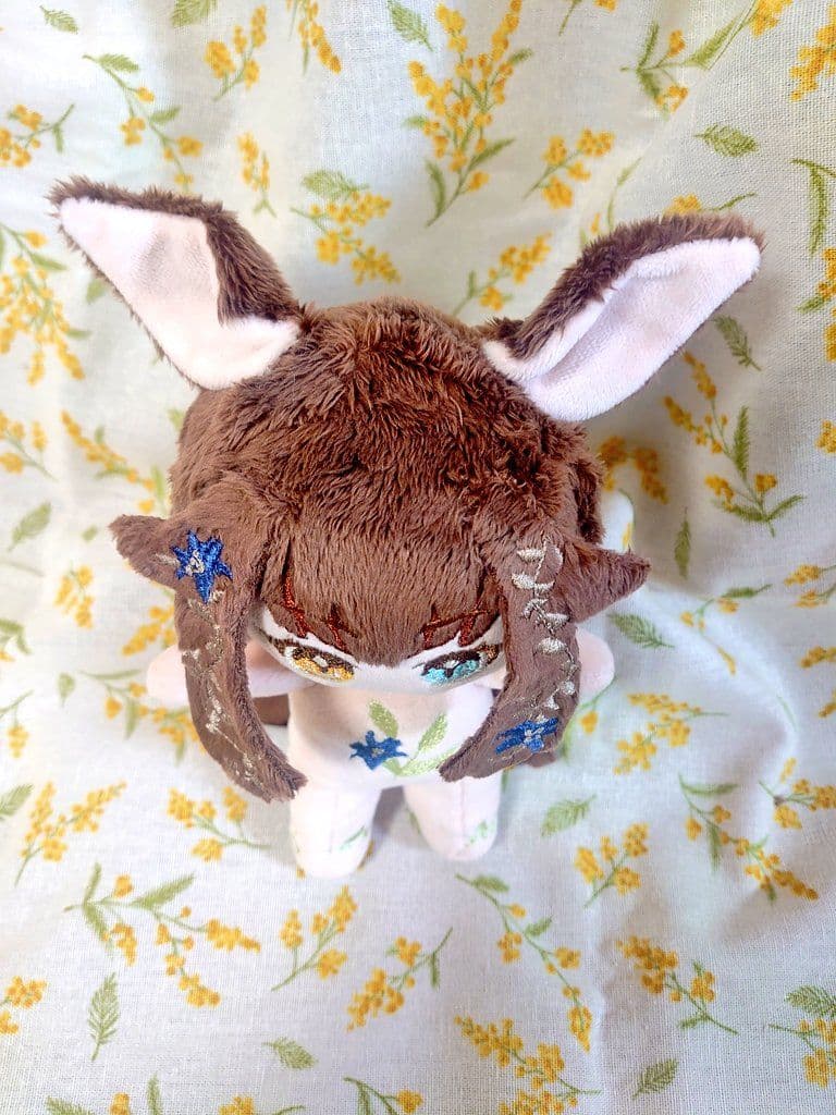 自作ぬい15cm　馬耳×青百合と蔦の刺繍