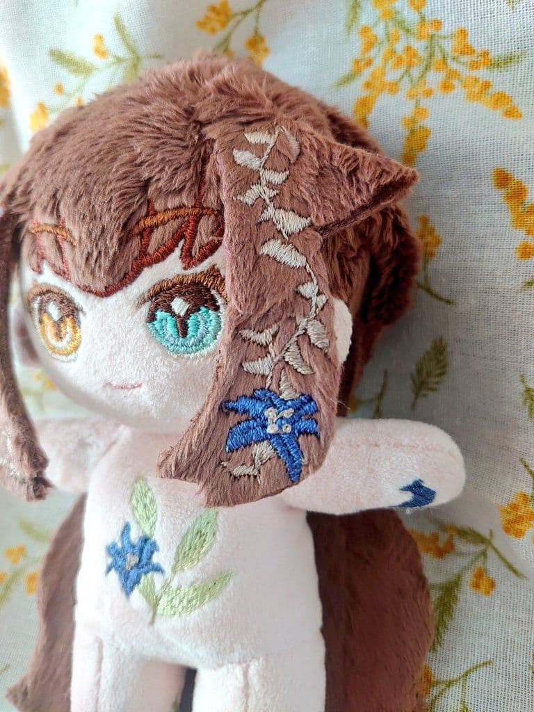 自作ぬい15cm　馬耳×青百合と蔦の刺繍