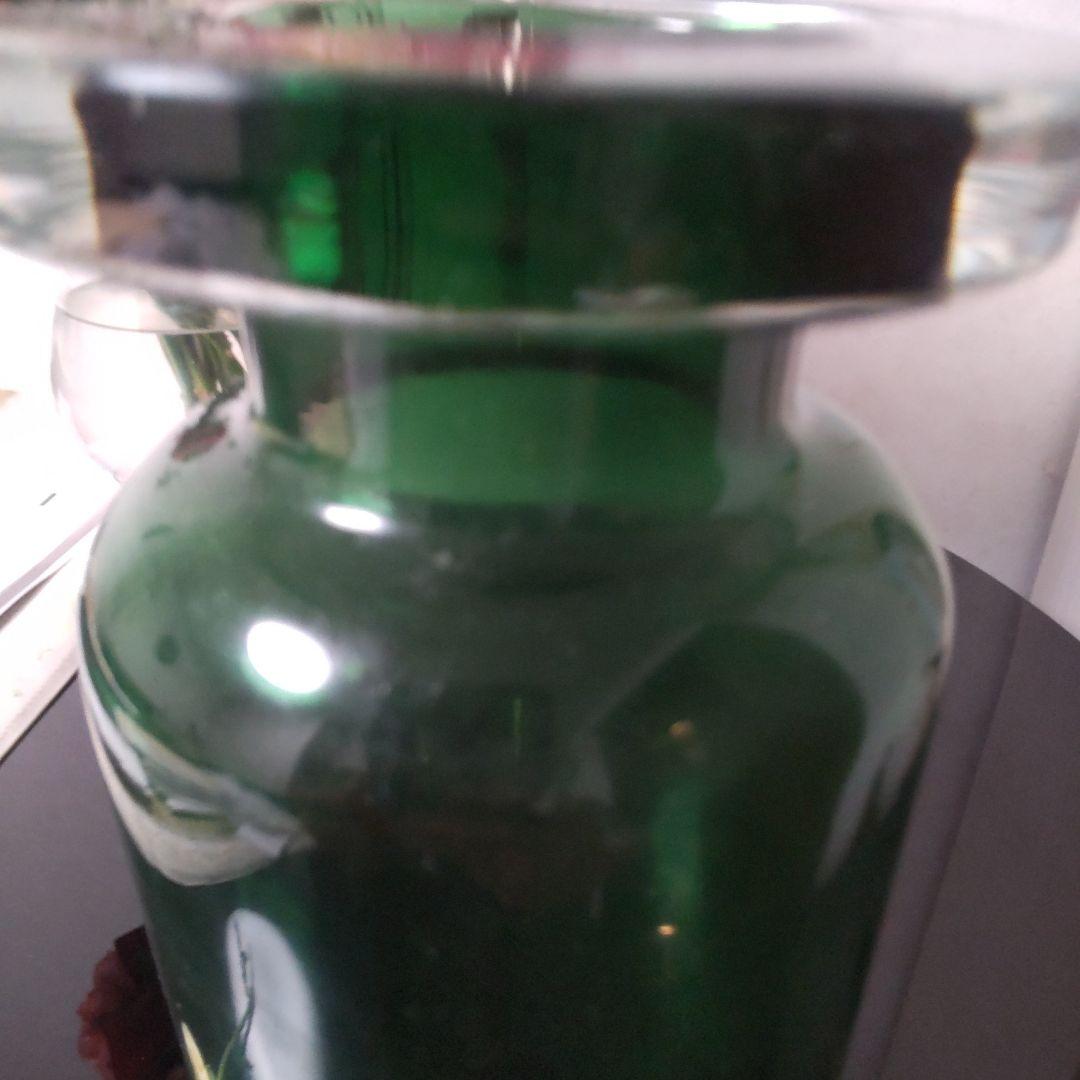 BoConcept　グリーンガラス製円筒形花瓶