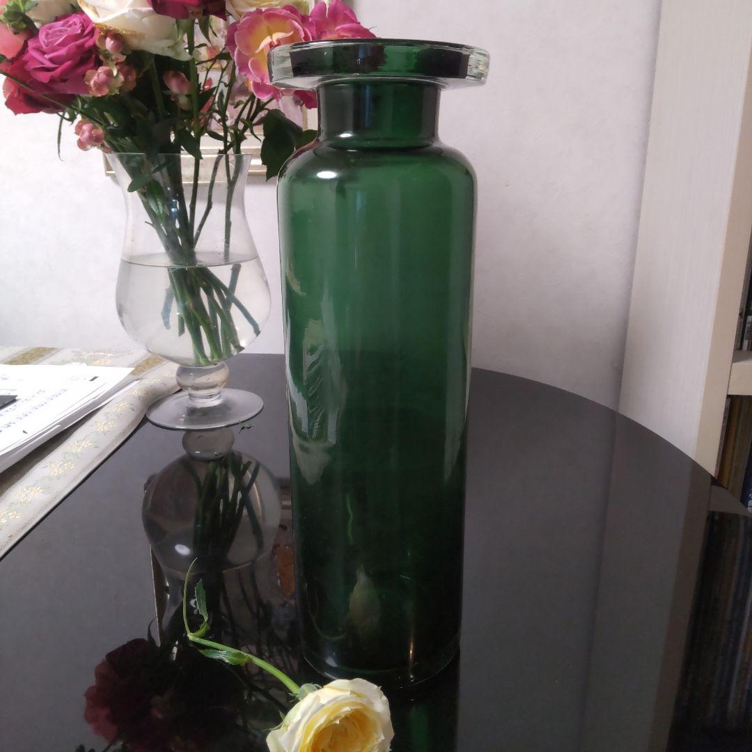 BoConcept　グリーンガラス製円筒形花瓶