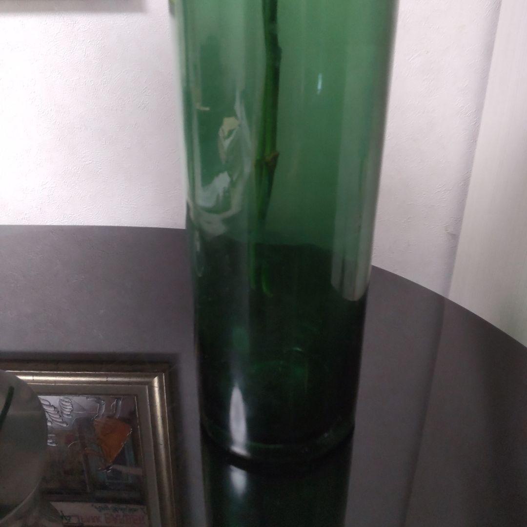 BoConcept　グリーンガラス製円筒形花瓶