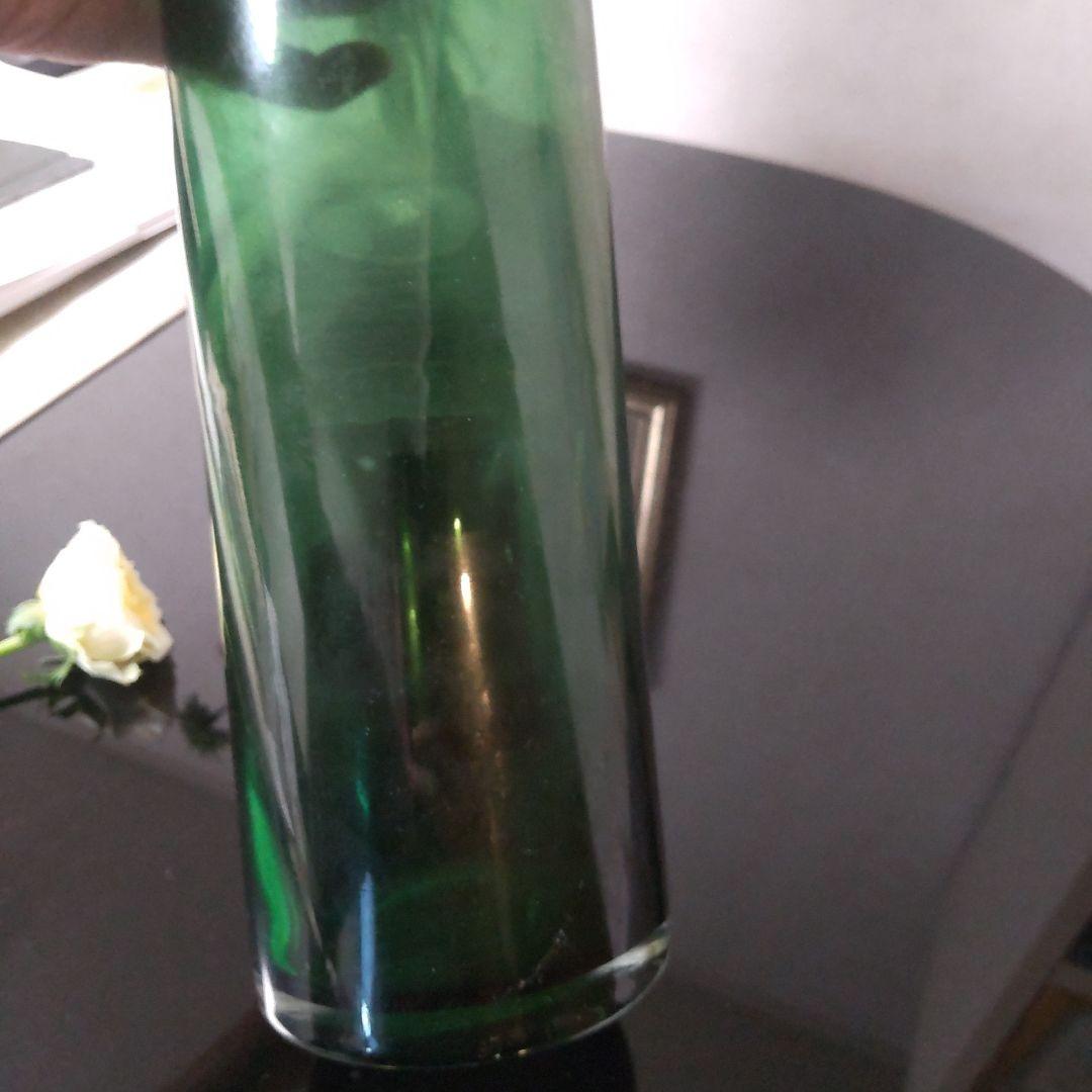 BoConcept　グリーンガラス製円筒形花瓶