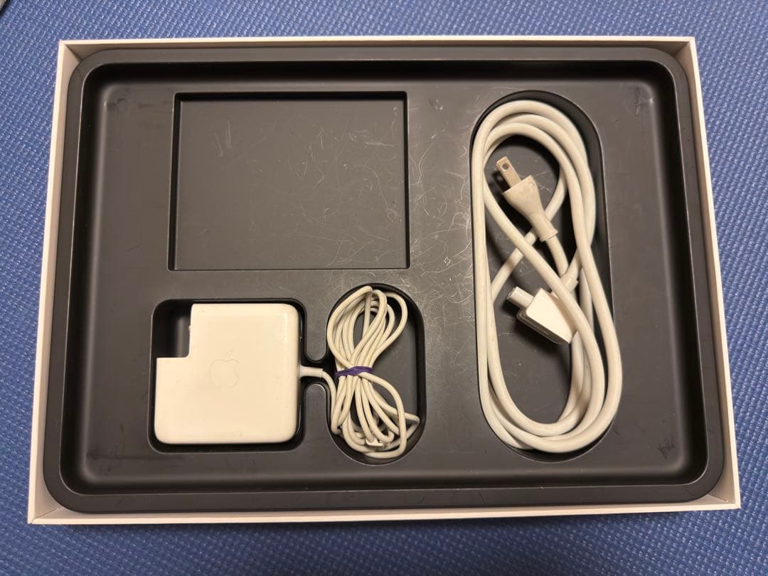 Apple MacBook Proシルバー MGX72J/A