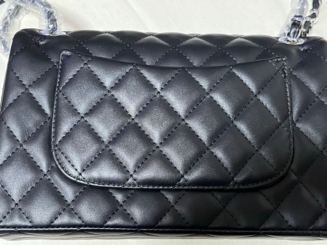 CHANEL 黒 シルバーチェーン ノベルティ