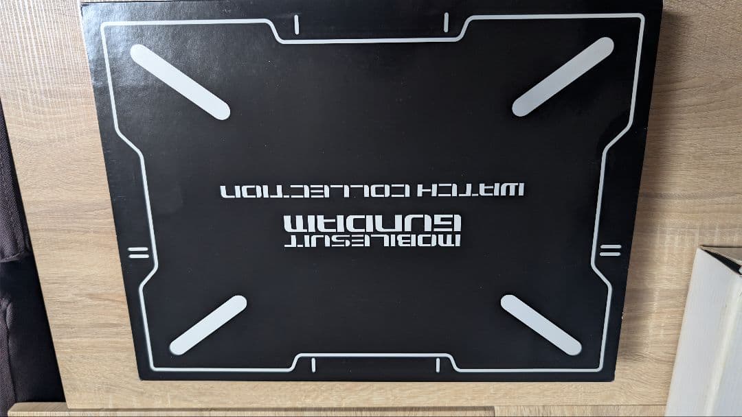 ジャンク品　ガンダム　MS キャラクターウォッチ　RED 181/500