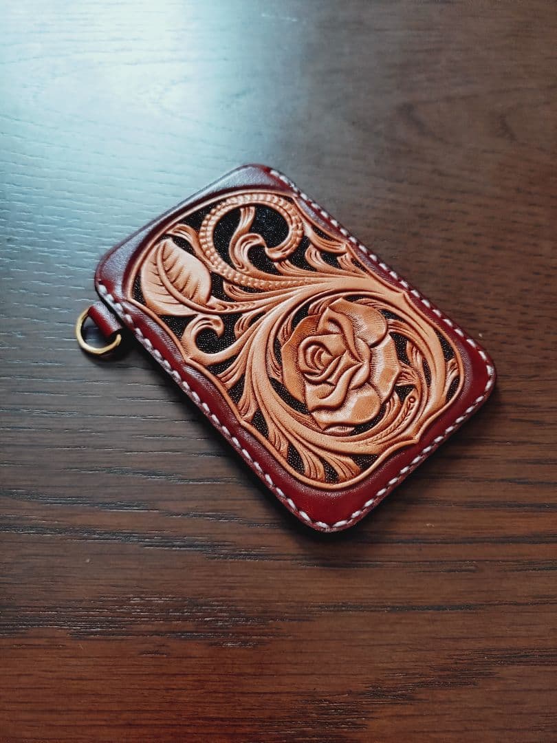 パスケース　フラワーカービング　ローズ　本革
