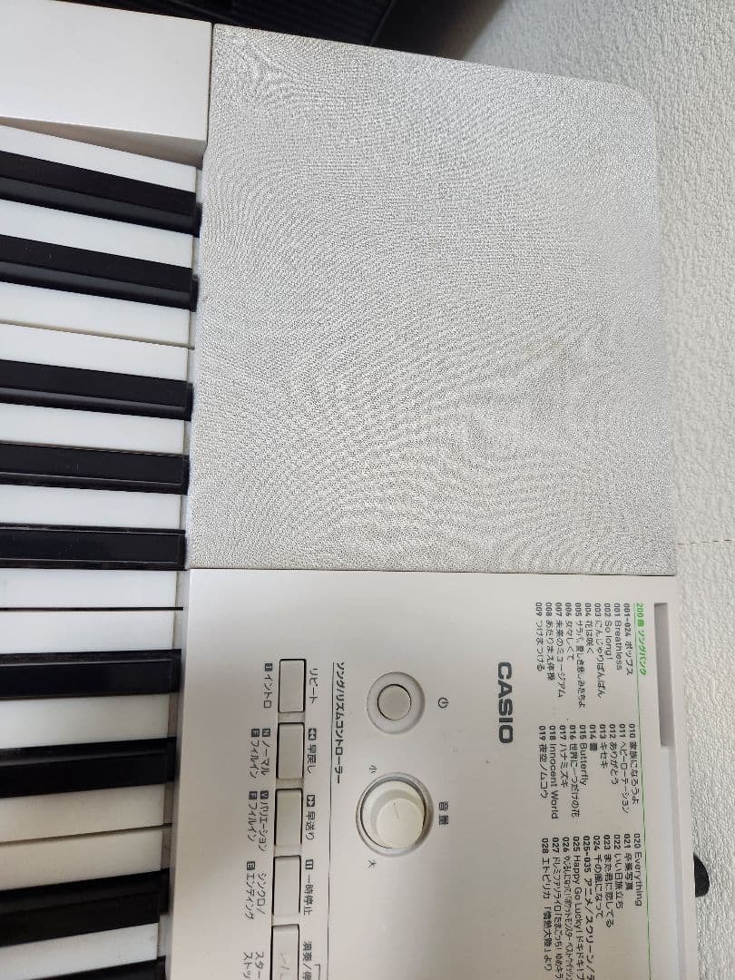 CASIO LK-218 CASIO 電子ピアノ　光ナビゲーション※台別売り