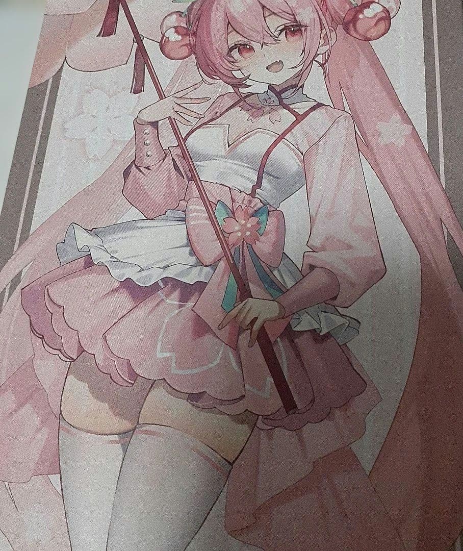 アニメキャラクターグッズまとめ売り缶バッジ＆美少女フィギュア等大量1000点以上