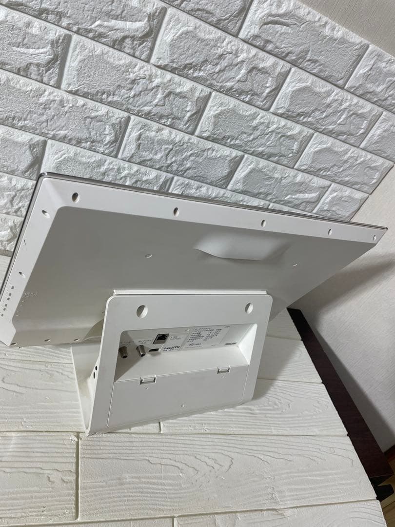 パナソニック　19V型液晶テレビ ポータブルテレビ　SV-PT19S1