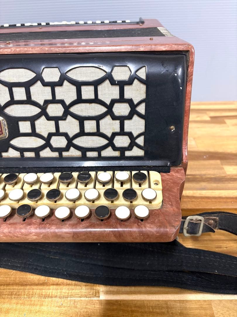 バヤン　ロシア　アコーディオン　アンティーク