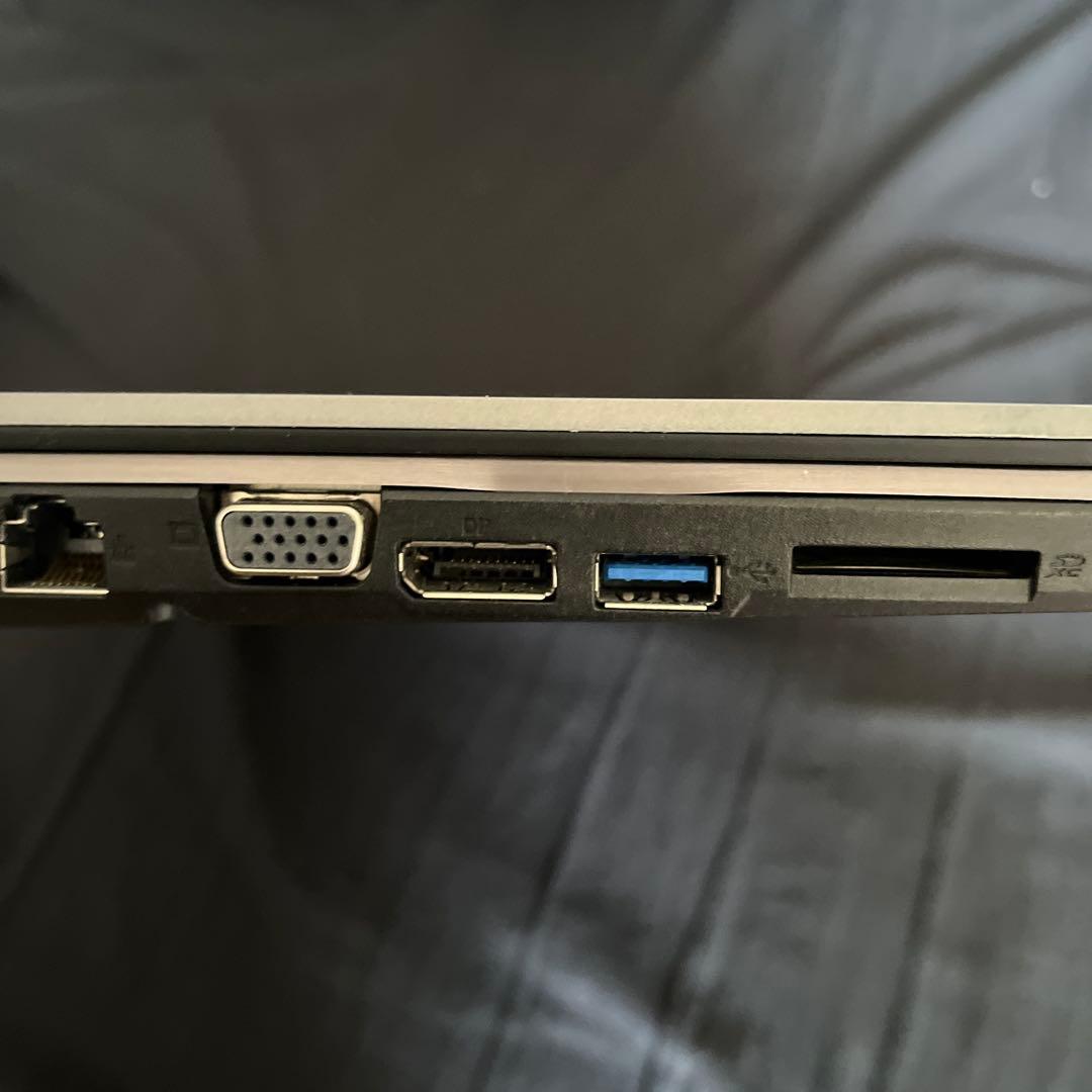 富士通製ノートパソコン「LIFEBOOK E736/P」
