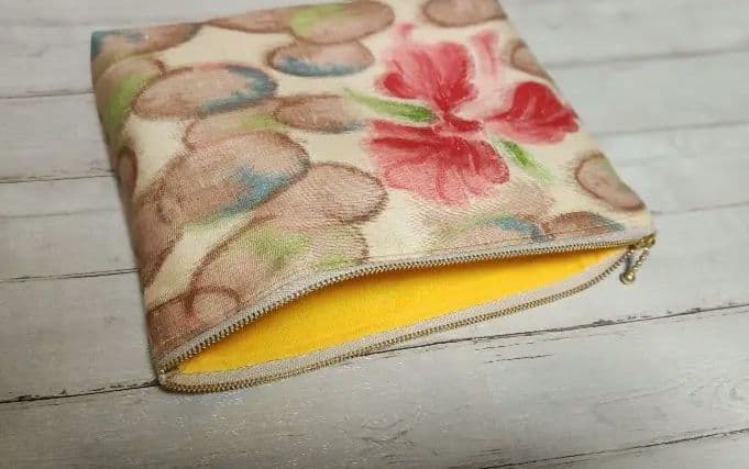 セール！145☘️ハンドメイド　銘仙古布　花柄マチ付きポーチB 25.5㎝