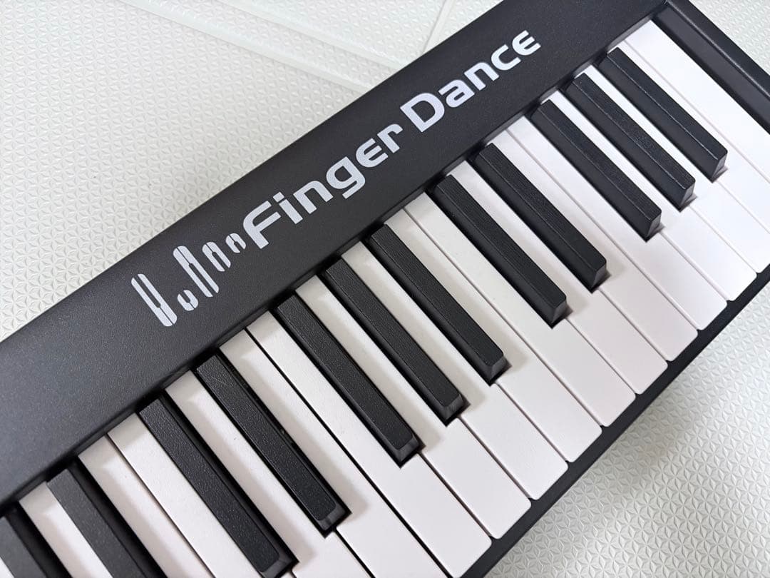 電子キーボード 折り畳み式 88鍵盤 初心者向け　電子ピアノ 譜面台他付属
