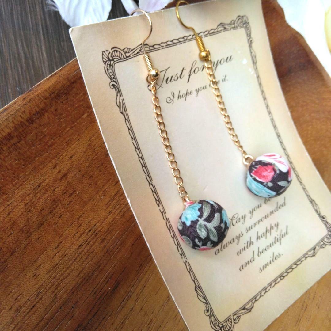 新作⭐　花柄　チェーン　ボール　ハンドメイド　ピアス　イヤリング　アクセサリー