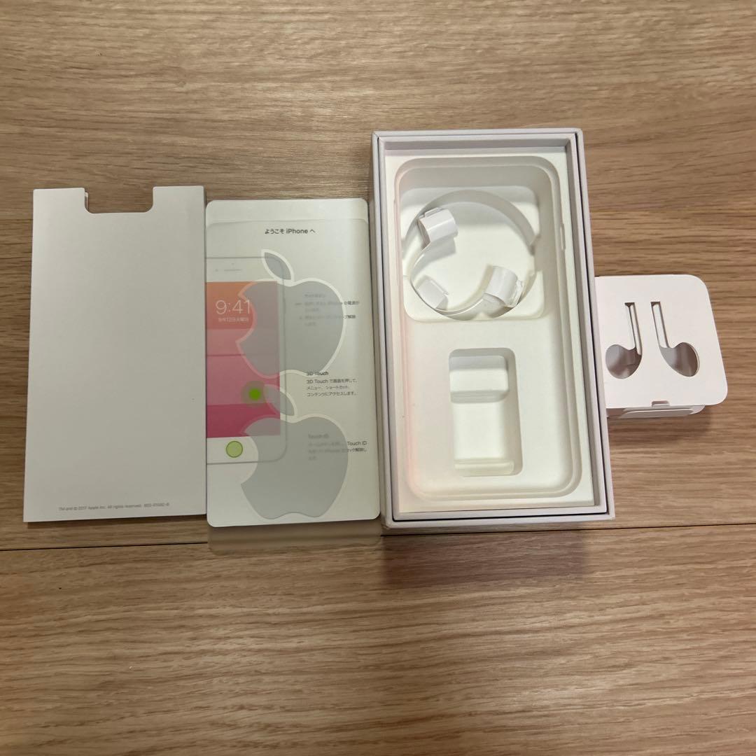 iPhone8 シルバー 本体 64GB SIMフリー 初期化済み 箱付き