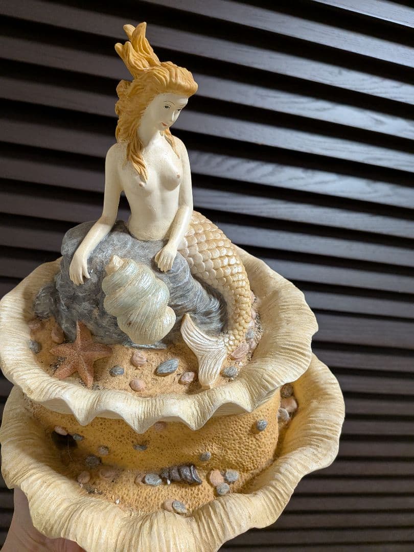 人魚の樹脂製置物　ウォーターファウンテン
