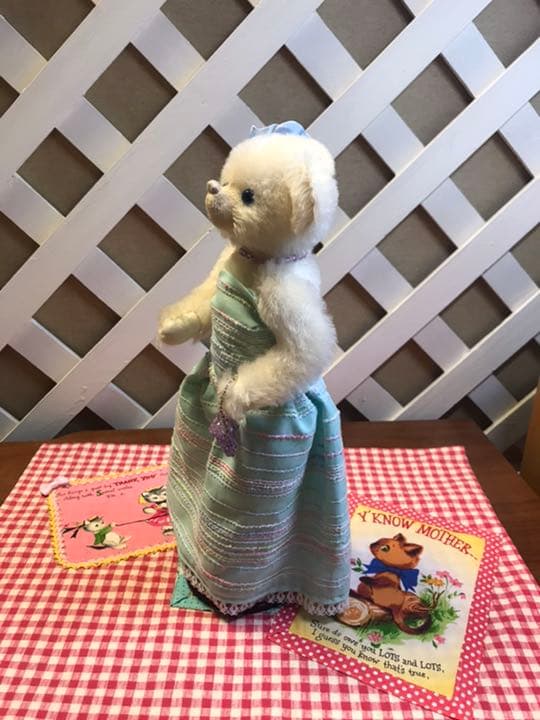 おしゃれしてお出かけホワイトベア