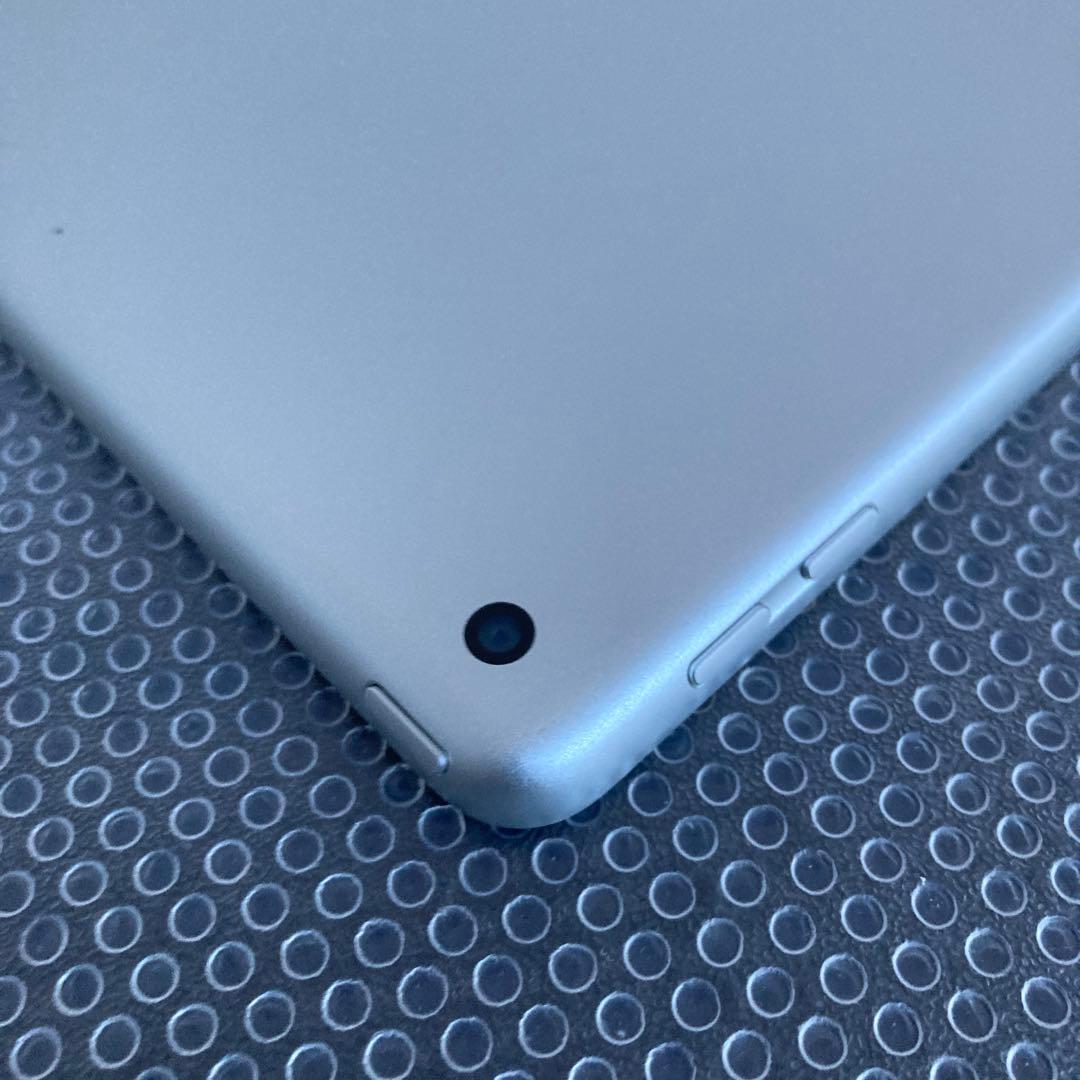 3807【早い者勝ち】極美品新品級☆iPad5第5世代128GB WIFIモデル