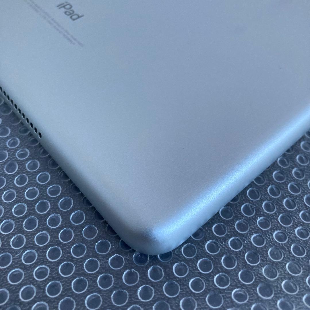 3807【早い者勝ち】極美品新品級☆iPad5第5世代128GB WIFIモデル