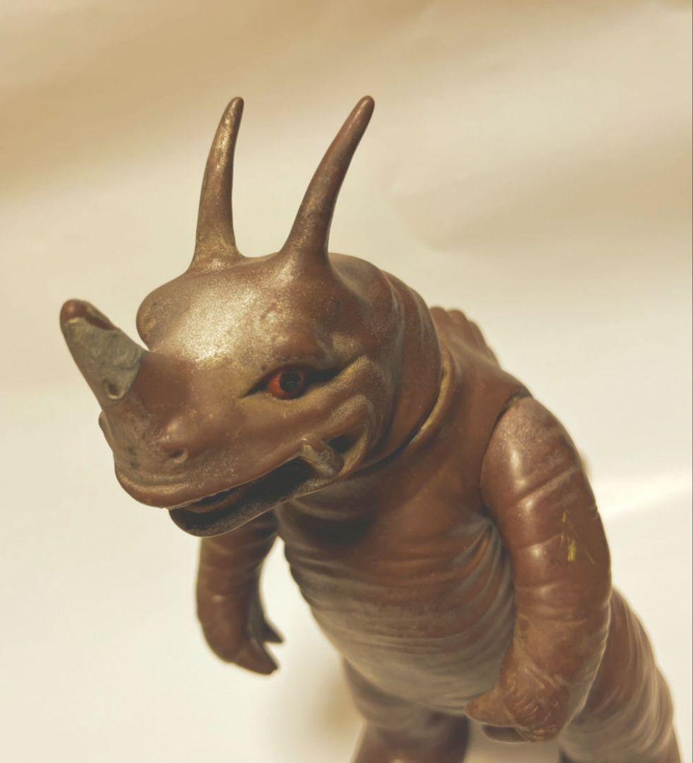 フィギュア怪獣ソフビネロンガ