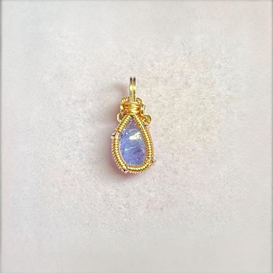 【for いちごオーレ様】タンザナイト ワイヤーラッピング　ペンダントトップ