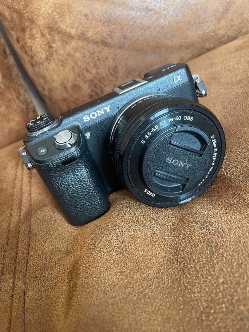 【美品】SONY α NEX-6 ミラーレス一眼レンズキット SDカード付き