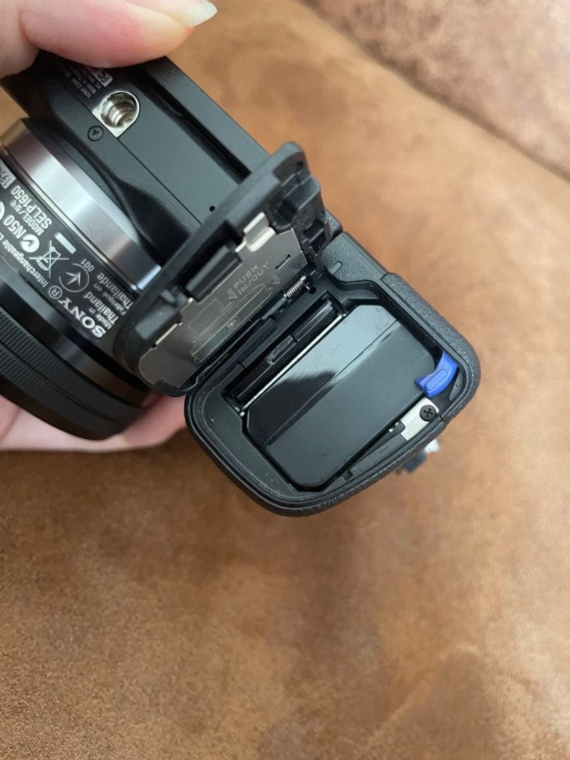 【美品】SONY α NEX-6 ミラーレス一眼レンズキット SDカード付き