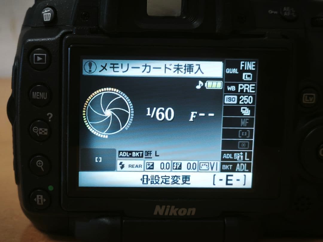 最終値下げ！　Nikon D5000 デジタル一眼レフカメラ　訳あり