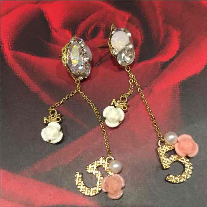 あさみ屋ページ❤️スワロフスキー ピアス❤️