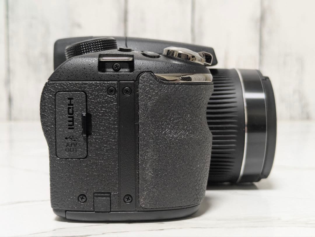 FUJIFILM　FinePix S4000　化粧箱付き　単三電池稼働