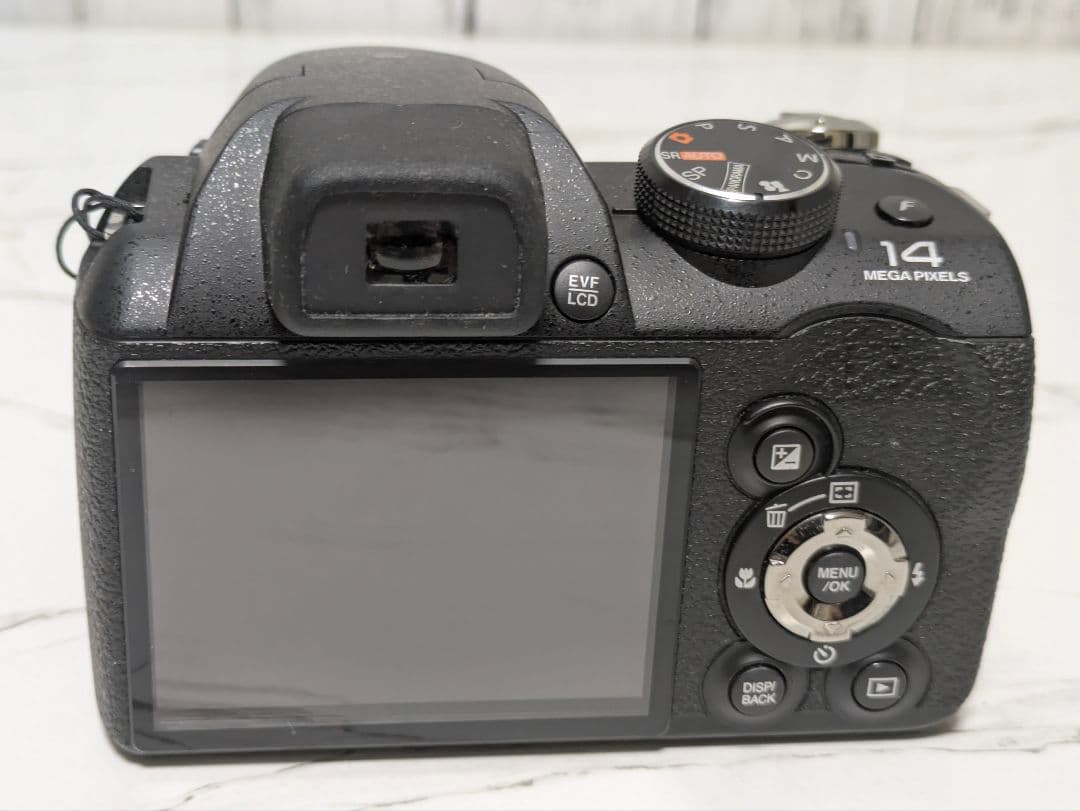 FUJIFILM　FinePix S4000　化粧箱付き　単三電池稼働