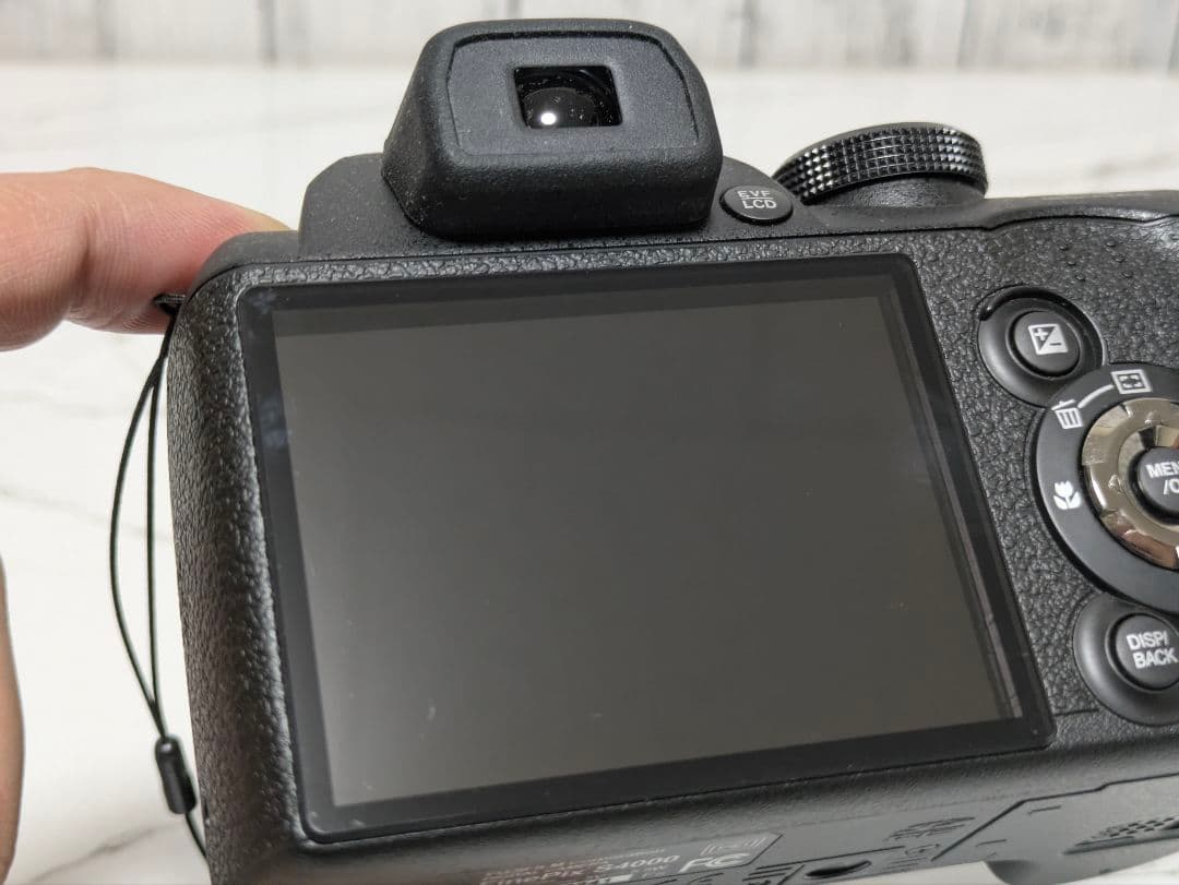 FUJIFILM　FinePix S4000　化粧箱付き　単三電池稼働