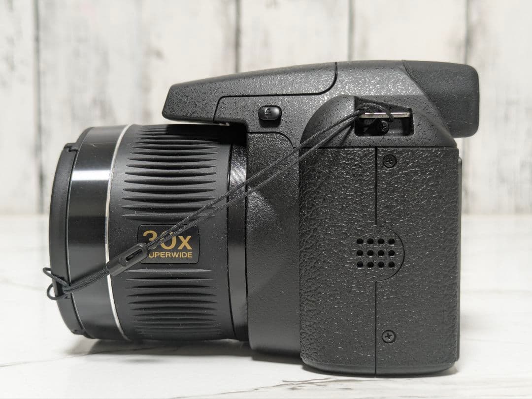 FUJIFILM　FinePix S4000　化粧箱付き　単三電池稼働