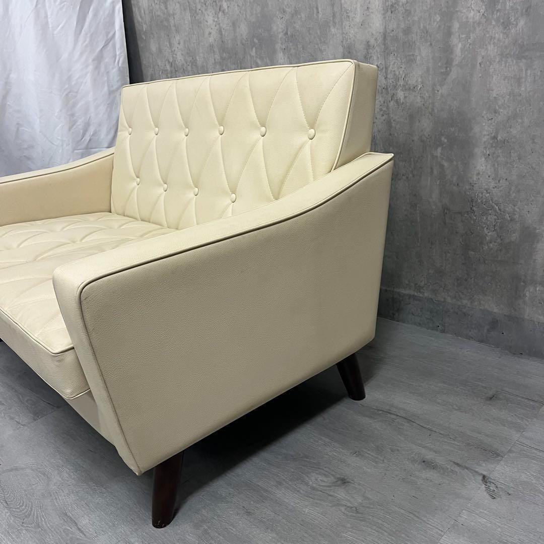 カリモク60 廃盤色 ホワイト アイボリー ロビーチェア2シーター