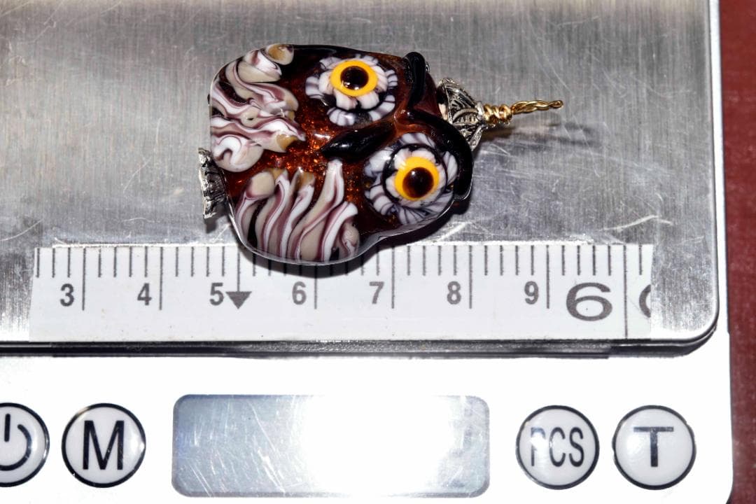 フクロウのトンボ玉 ガラスのジュエリー ペンダントトップ