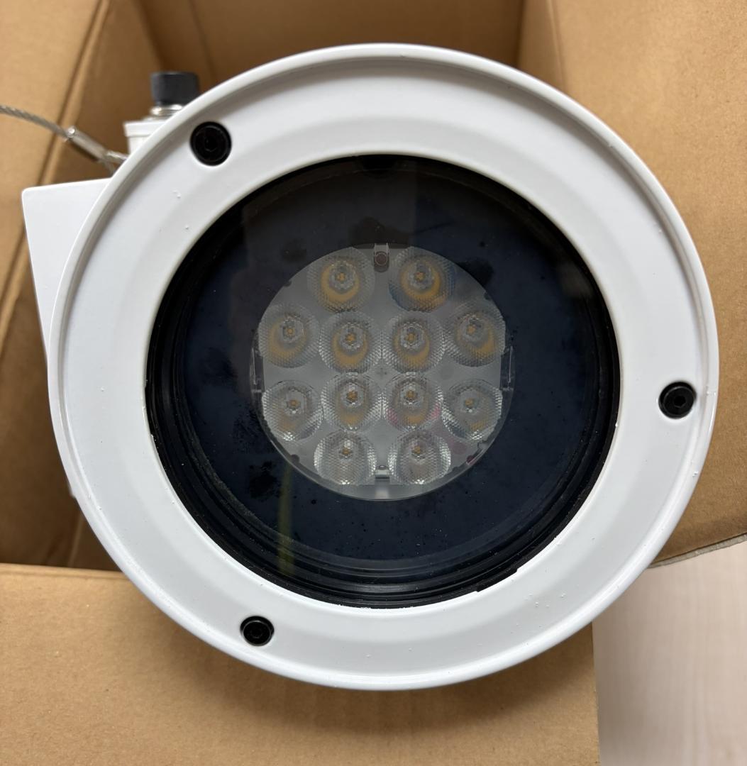 連休値引き‼️保管商品‼❷Pana NNY24323LE7 白色 LEDスポット
