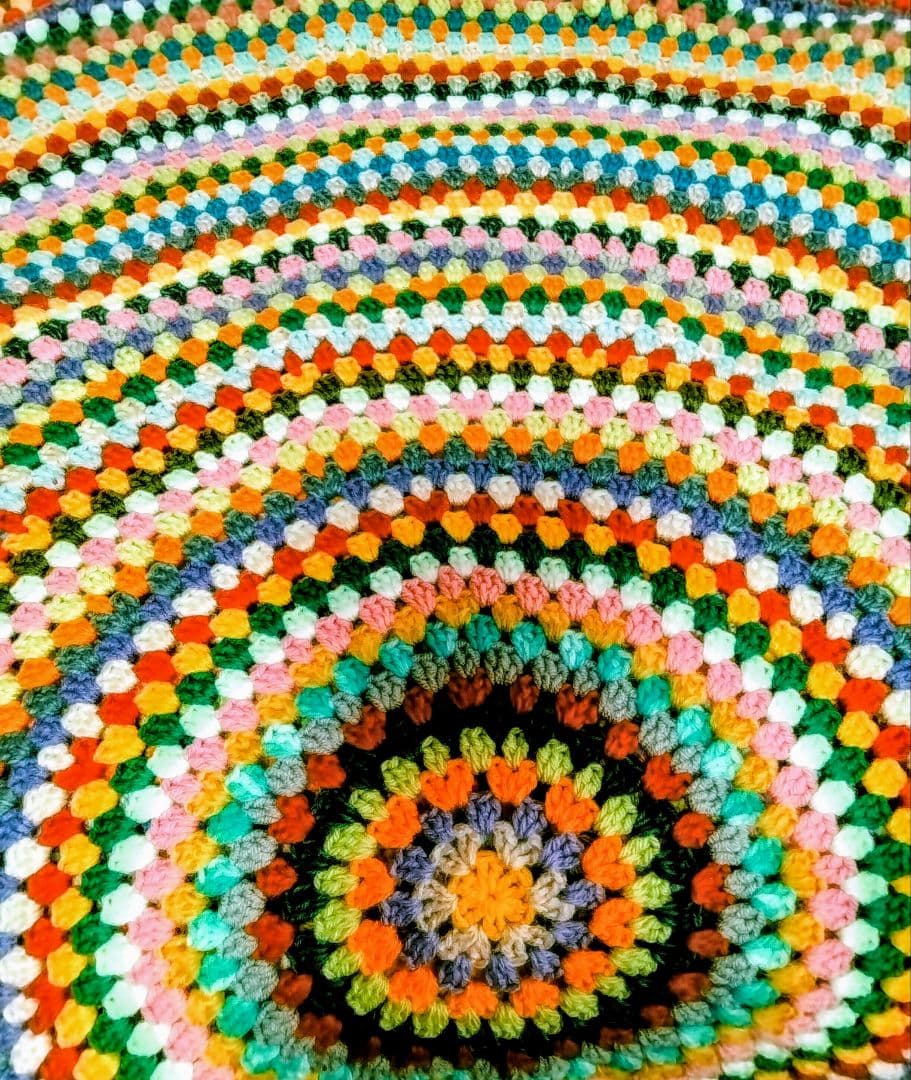 ハンドメイド☆かぎ針編み☆円形カバー☆グラニーステッチ☆