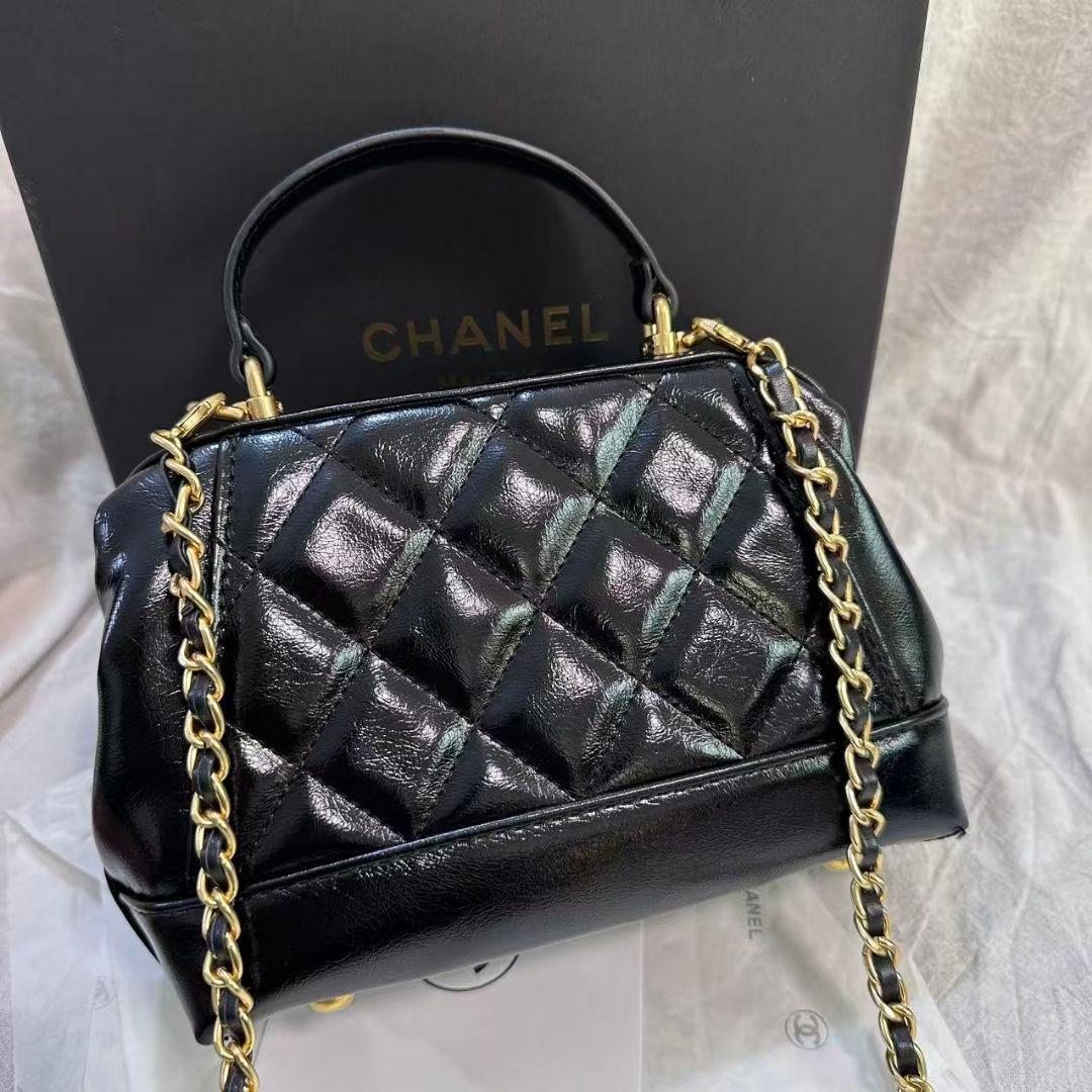 CHANEL黒シャネル ショルダーバッグ がま口ボストン型 ノベルティ