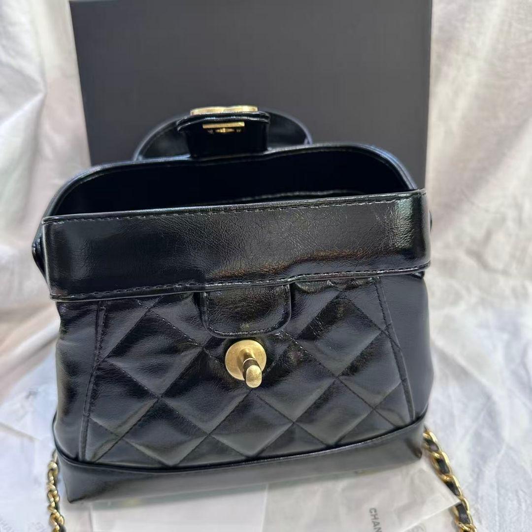 CHANEL黒シャネル ショルダーバッグ がま口ボストン型 ノベルティ