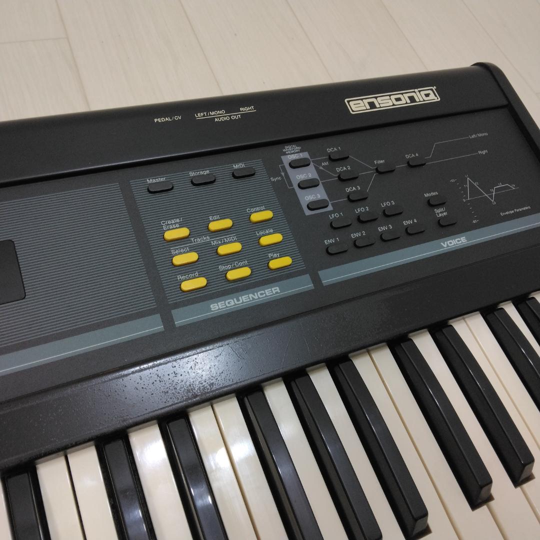 ENSONIQ ESQ1 ビンテージシンセサイザー 中古現状品