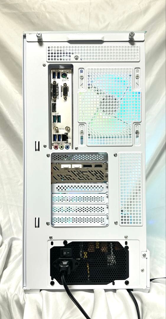 【新品】　ゲーミングPC RYZEN7 5700x RX7700XT 32GB