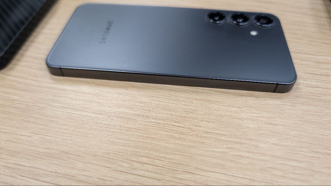 Samsung Galaxy s24 本体とケース simフリー 256gb