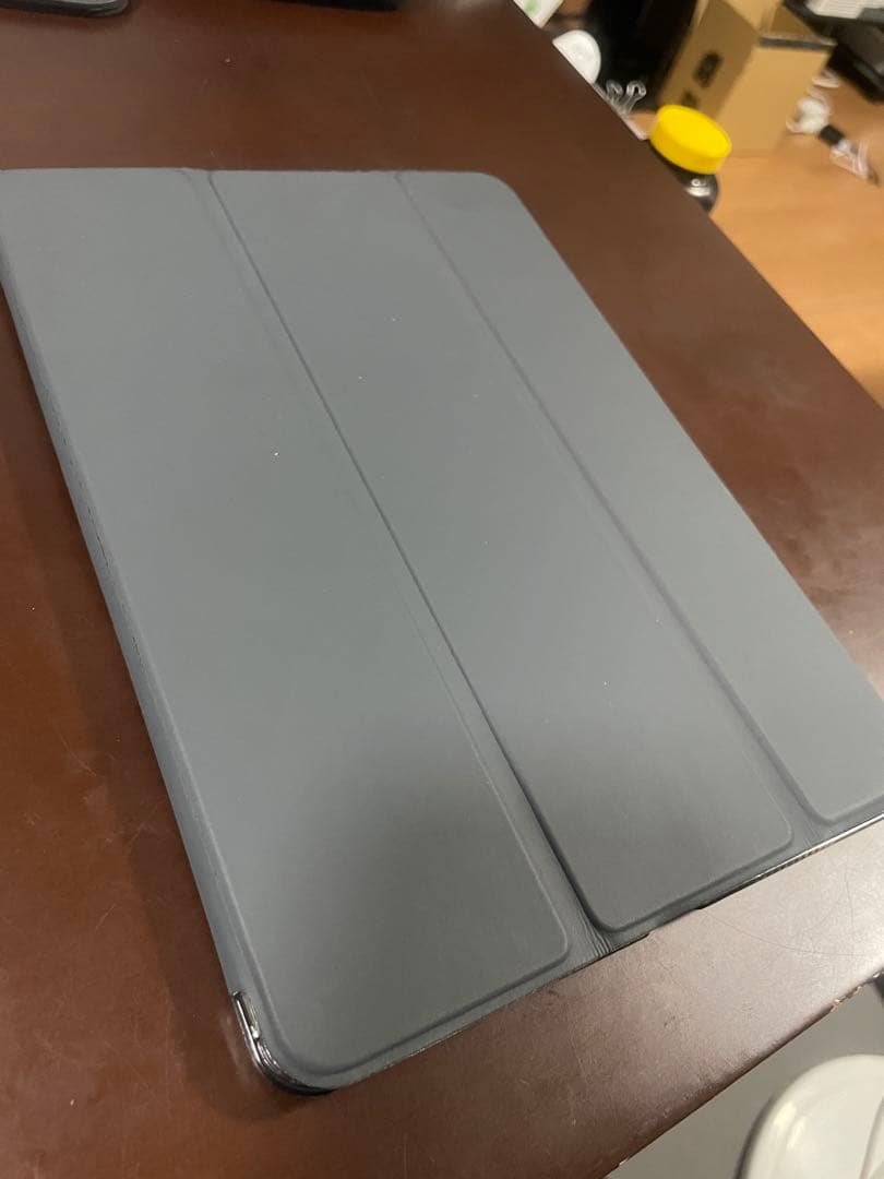 iPad pro 9.7 ブラック 本体 グレーのカバー付き　バッテリーに難あり