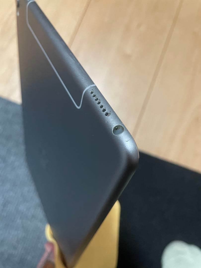 iPad pro 9.7 ブラック 本体 グレーのカバー付き　バッテリーに難あり