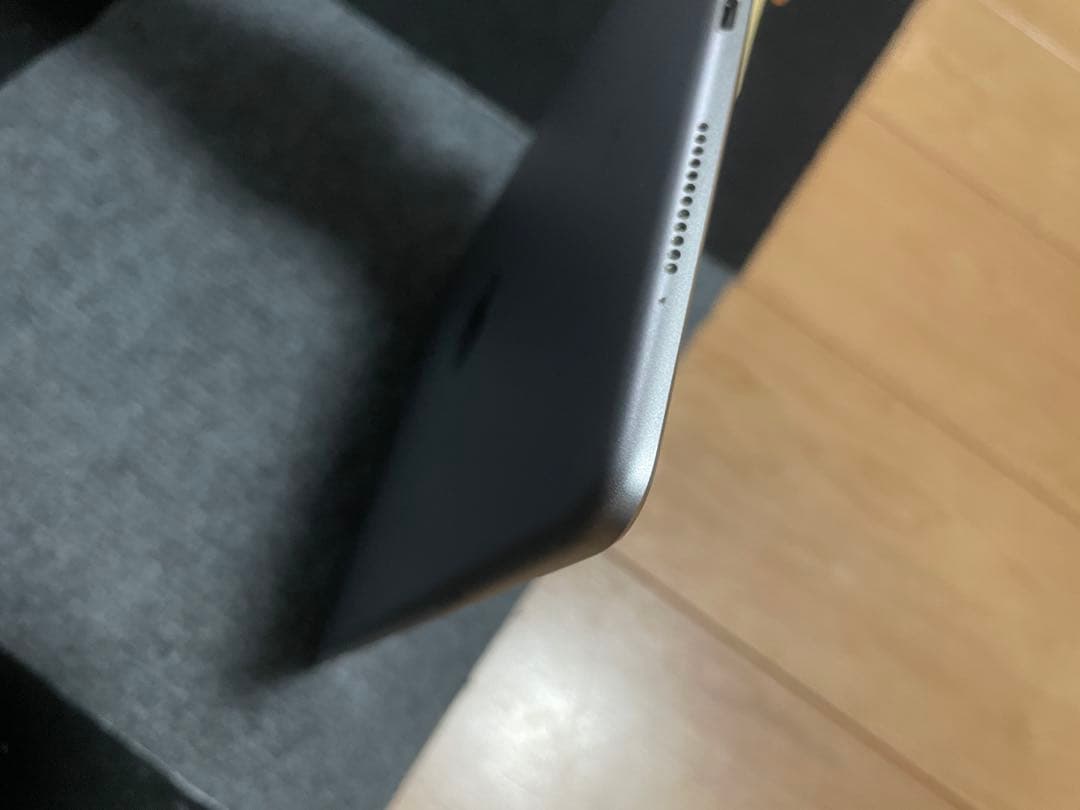 iPad pro 9.7 ブラック 本体 グレーのカバー付き　バッテリーに難あり