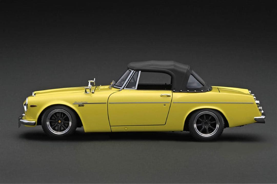 ミニカー IG2714 1/18 DATSUN Fairlady 2000
