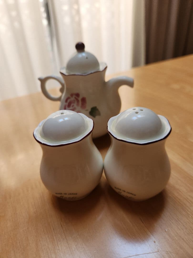 マニー　ローズ　陶器調味料セット