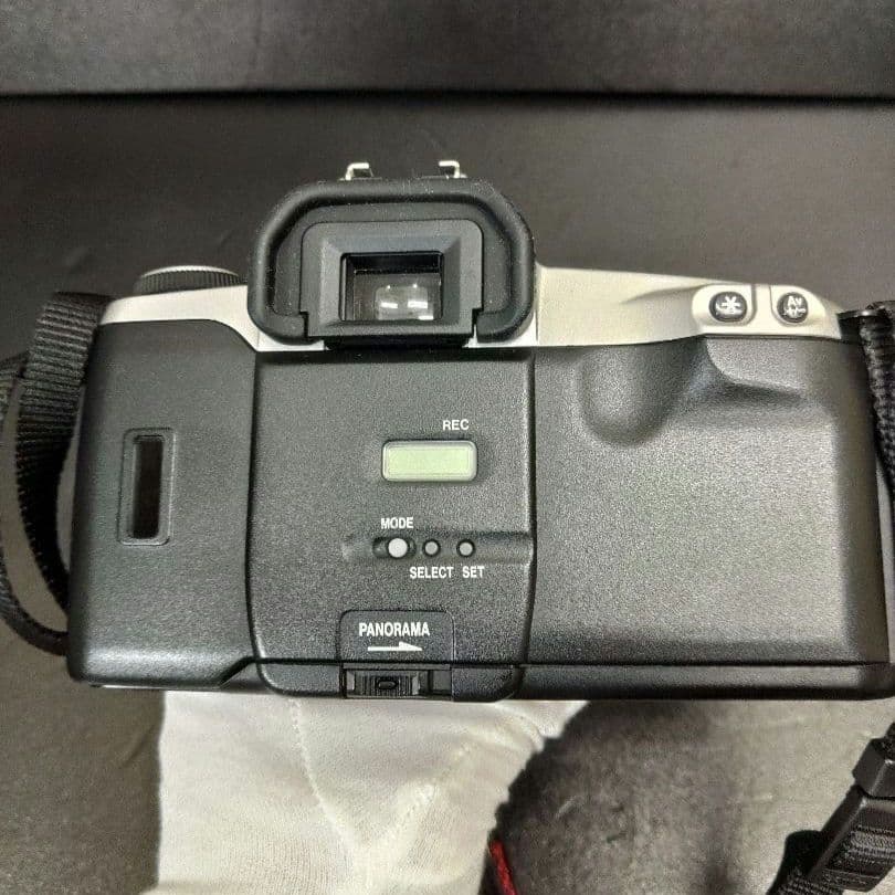 【キャノン】　Canon　フィルム 一眼レフ　EOS Kiss　(初期動作OK)