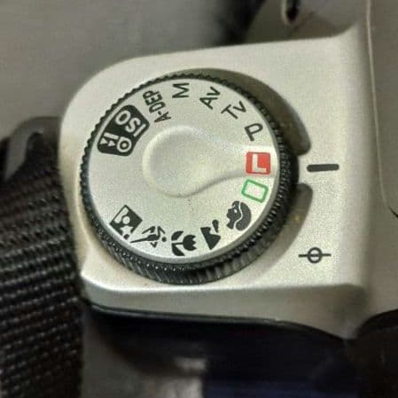 【キャノン】　Canon　フィルム 一眼レフ　EOS Kiss　(初期動作OK)