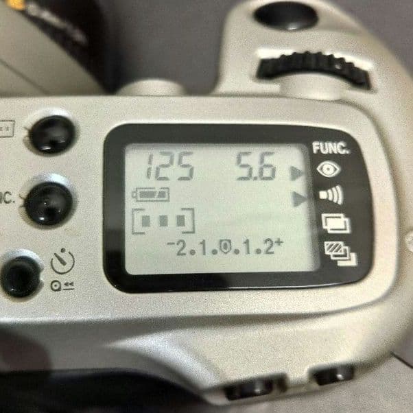 【キャノン】　Canon　フィルム 一眼レフ　EOS Kiss　(初期動作OK)